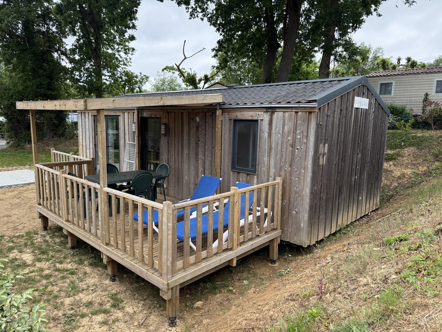 Vue exterieure Mobilhome 4 personnes classique